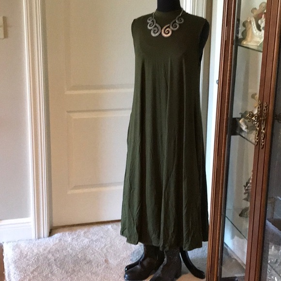 Dresses & Skirts - Maxi Dress. Green.